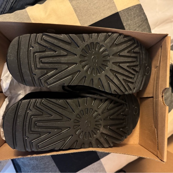 UGG Neumel Women's Chukka Boots in Black - Picture 3 of 5